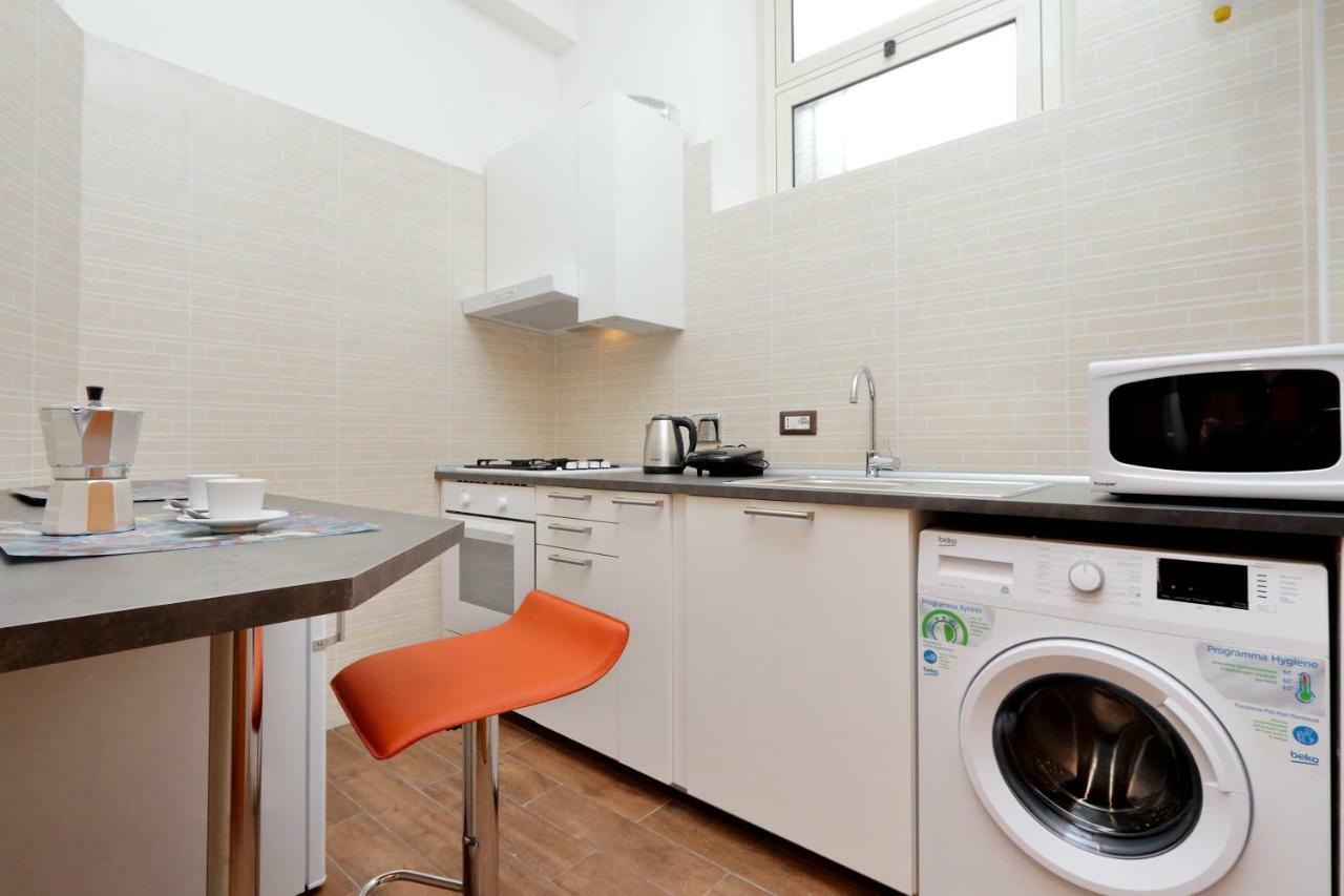 Style Apartment Julia 50 Mt From Colosseum Kültér fotó